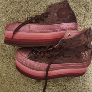 Miley cyrus platform converse